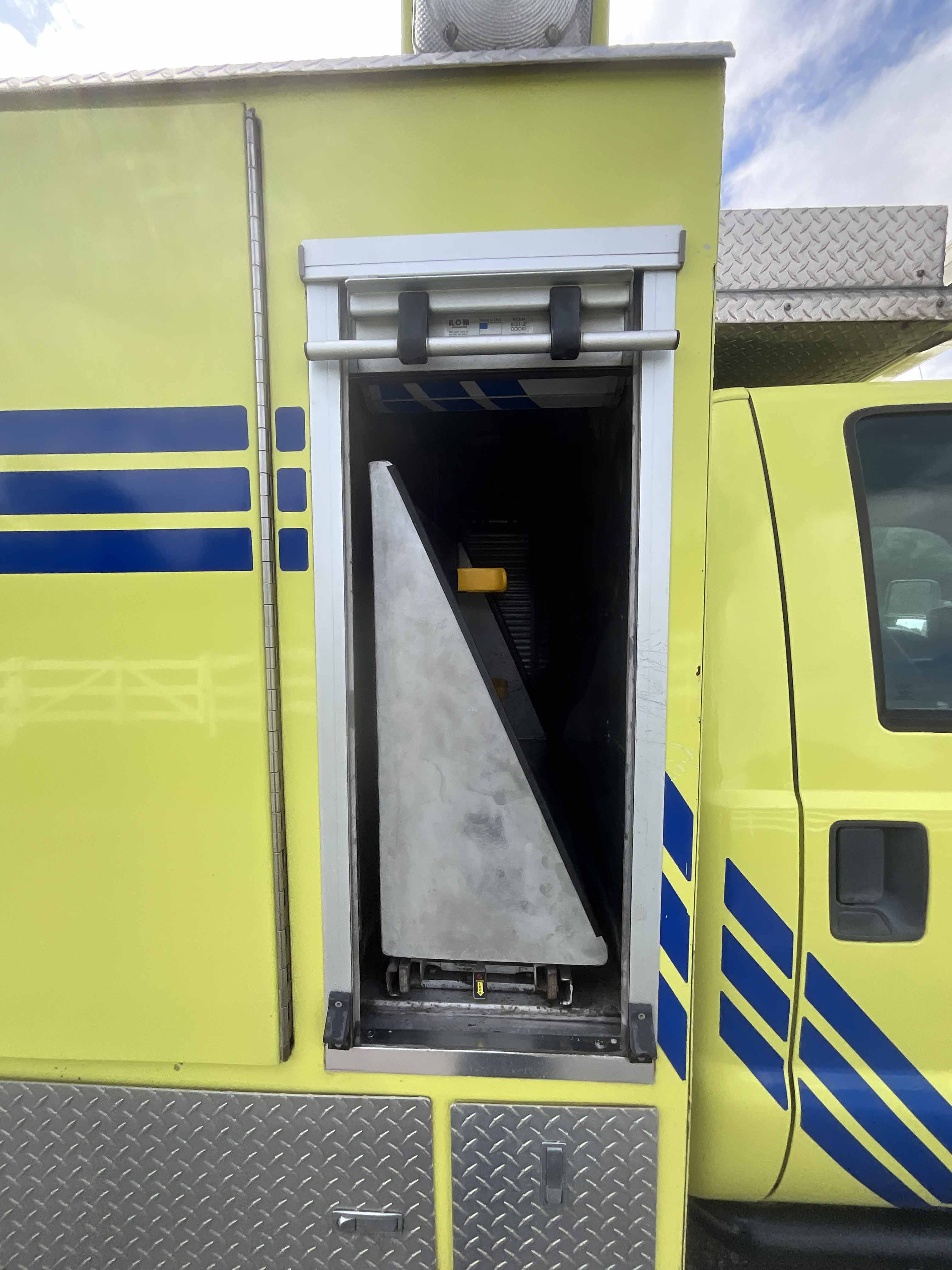21207_100_00040.jpg