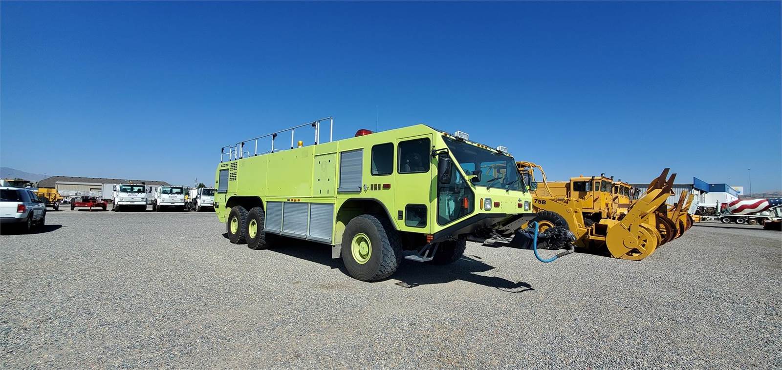 2005 Oshkosh Striker 6x6-26