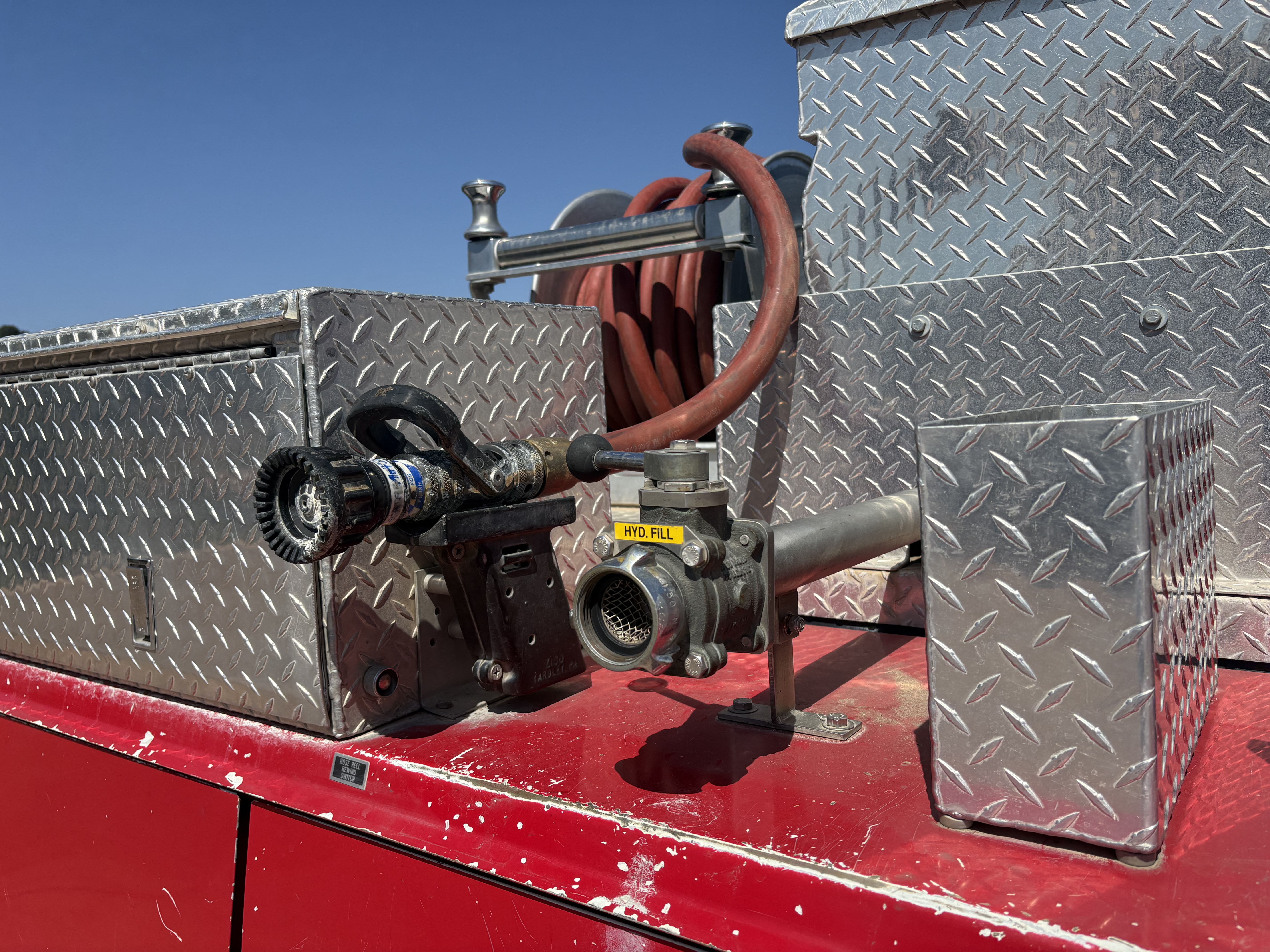 2004 Ford F-550-10