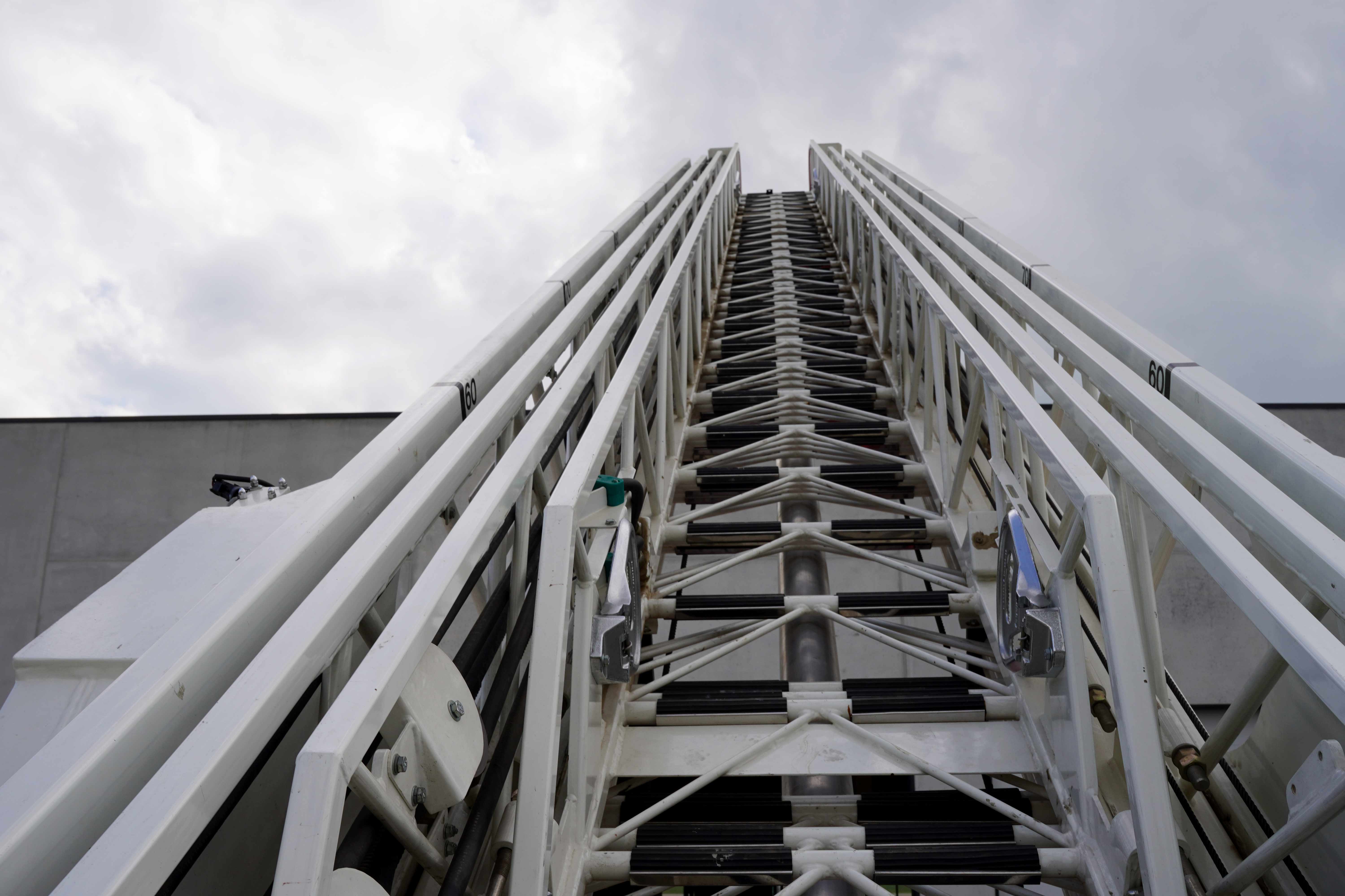 Carousel Thumbnail Image 9