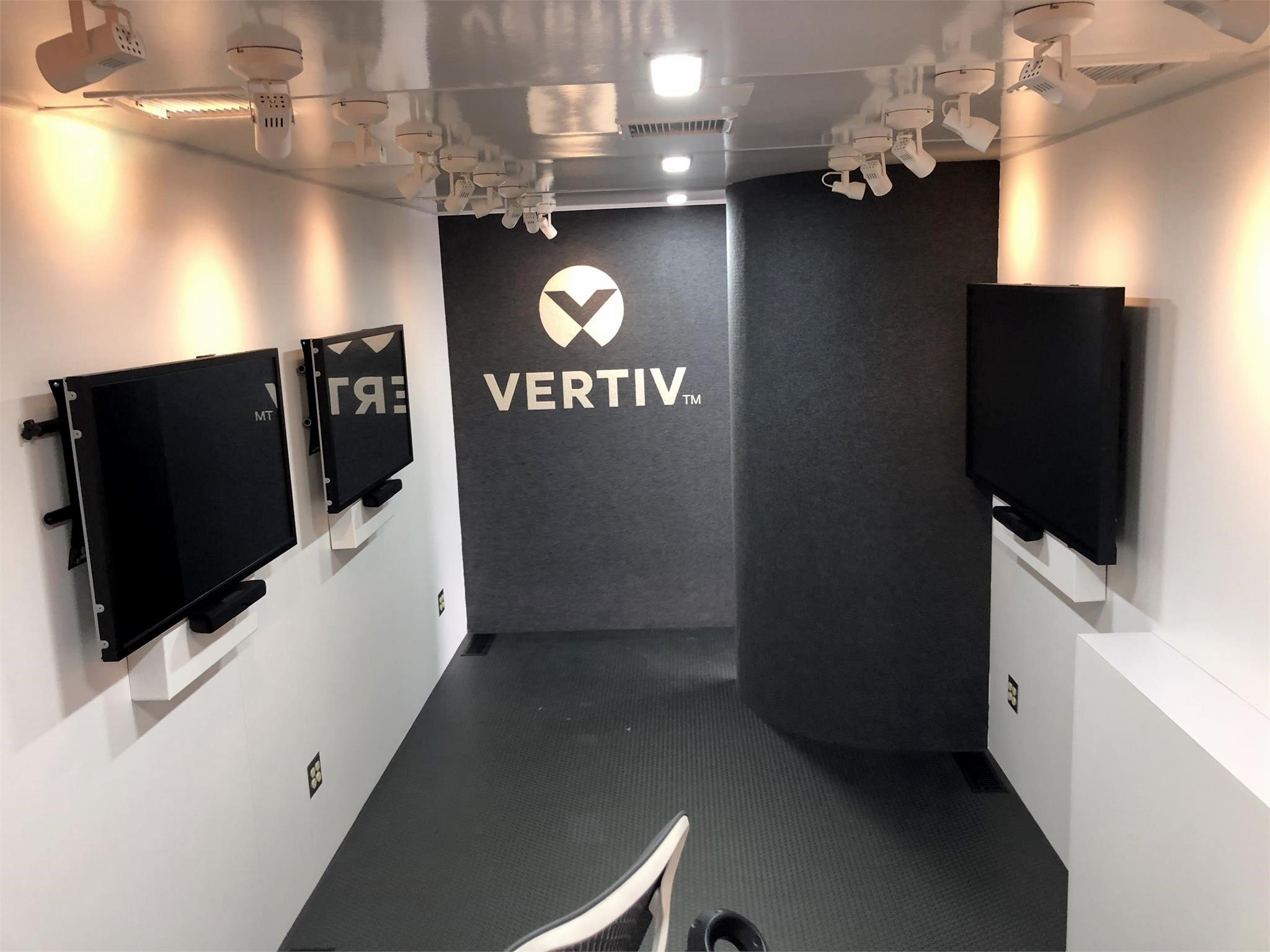 Carousel Thumbnail Image 32