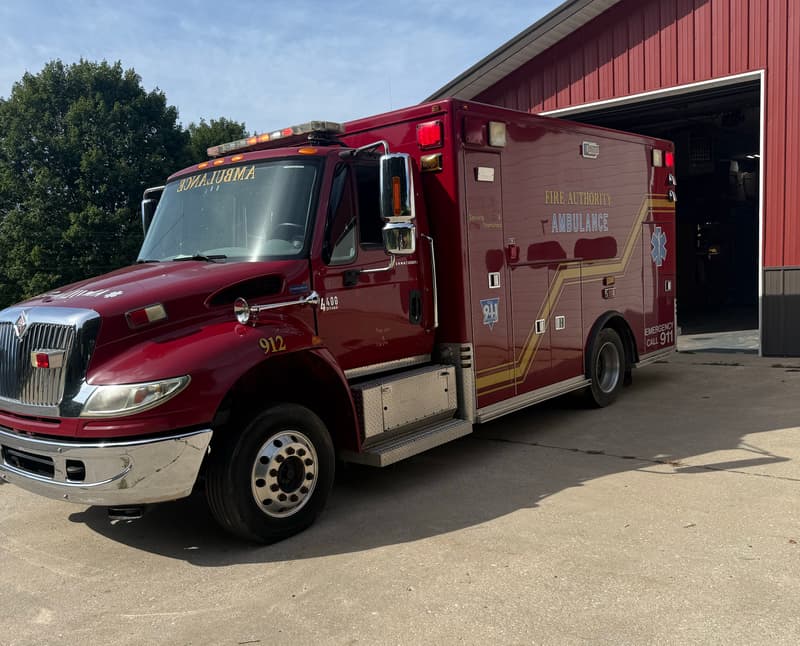 2004 Marque International 4400 Ambulance