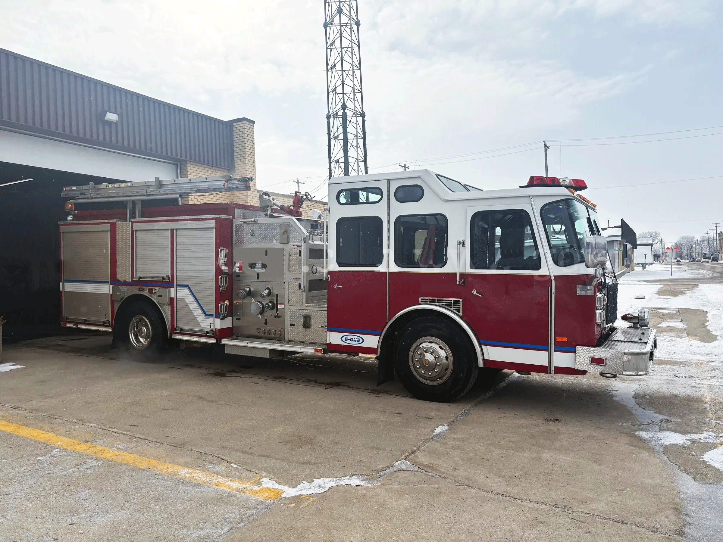 2004 E-One Typhoon