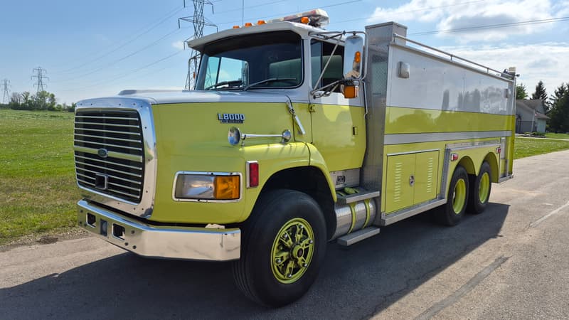 1992 Ford L8000 Tandem-Axle Tanker