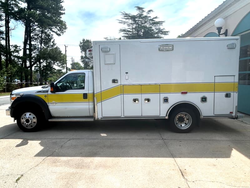 2016 Road Rescue Ford F-450 4x4 Ambulance