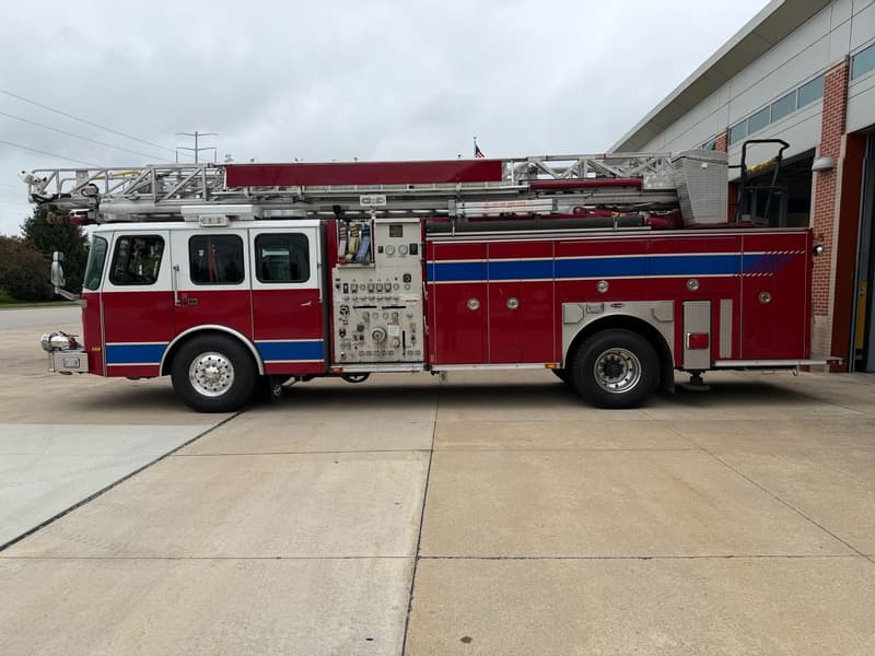 2004 E-One Cyclone 75' Aerial