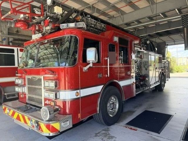 2000 Pierce Dash 75' Aerial