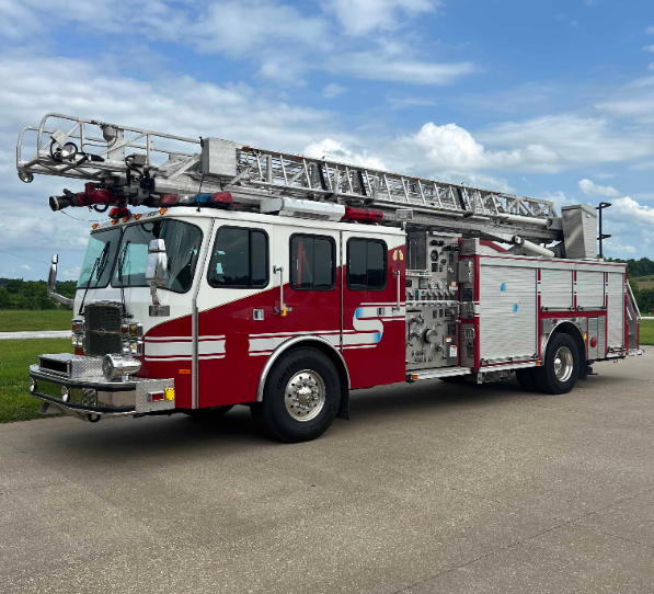 2004 E-One Cyclone II