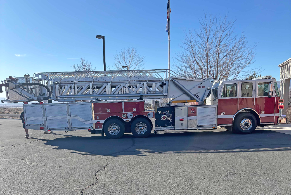 2008 Sutphen Mid-Mount 100' Platform