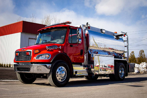 2025 Freightliner M2-106 PLUS