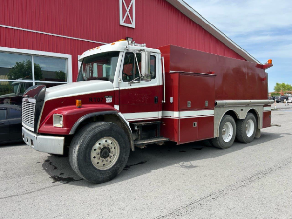 2000 Freightliner Tandem-Axle Commercial Tanker