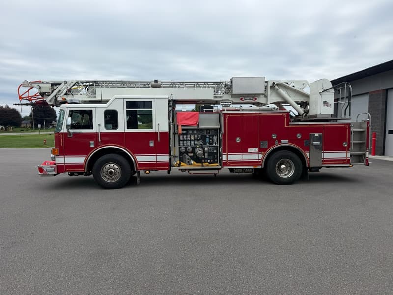 2003 Pierce Enforcer 75' Aerial