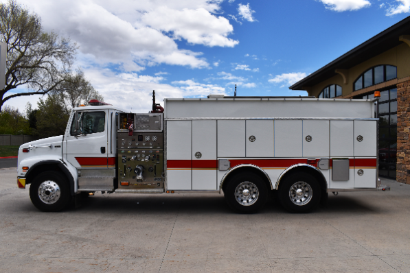 1999 Freightliner FL112