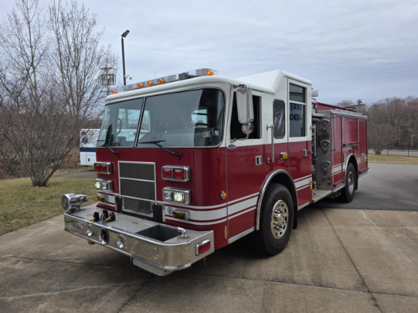 2001 Pierce Saber Pumper
