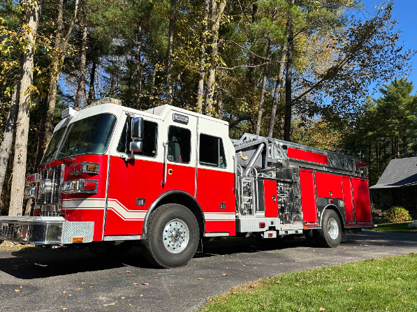 2009 Sutphen Monarch Mid-Mount 75' Aerial