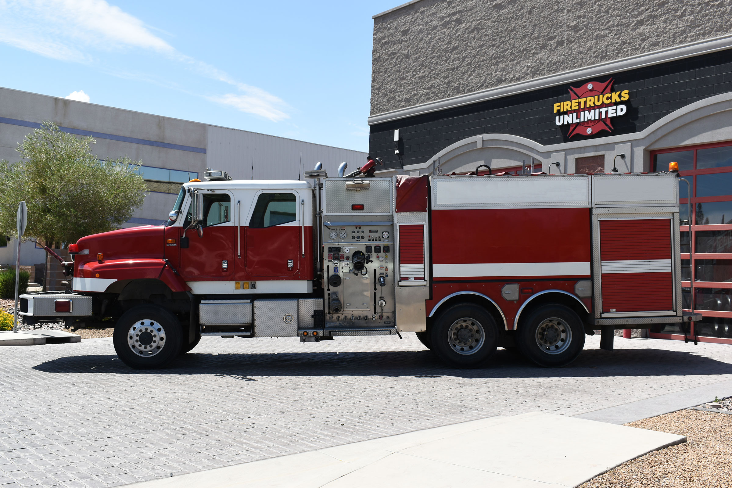 2003 General International 6x6 Commercial Pumper Tanker