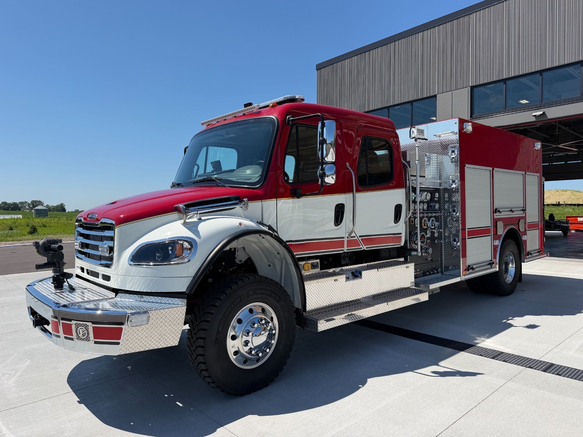 2025 Midwest Freightliner 4x4 Pumper