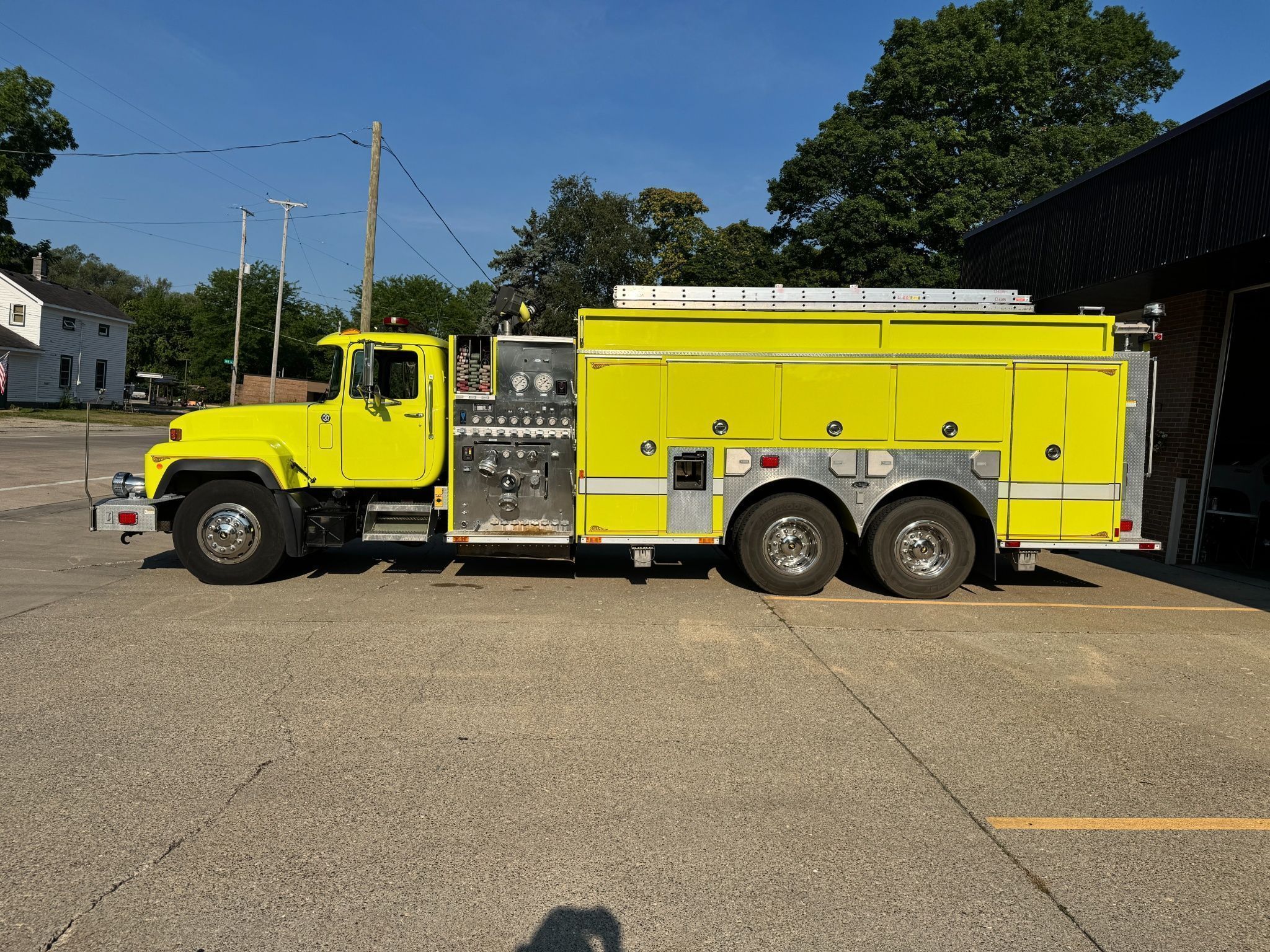 2003 E-One Mack Tandem-Axle Pumper Tanker