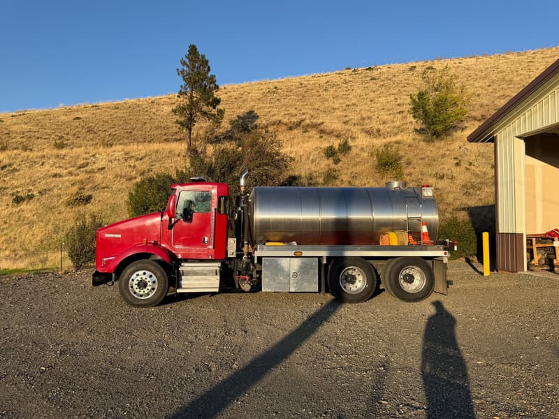 2008 Osco Kenworth Tandem-Axle Tanker