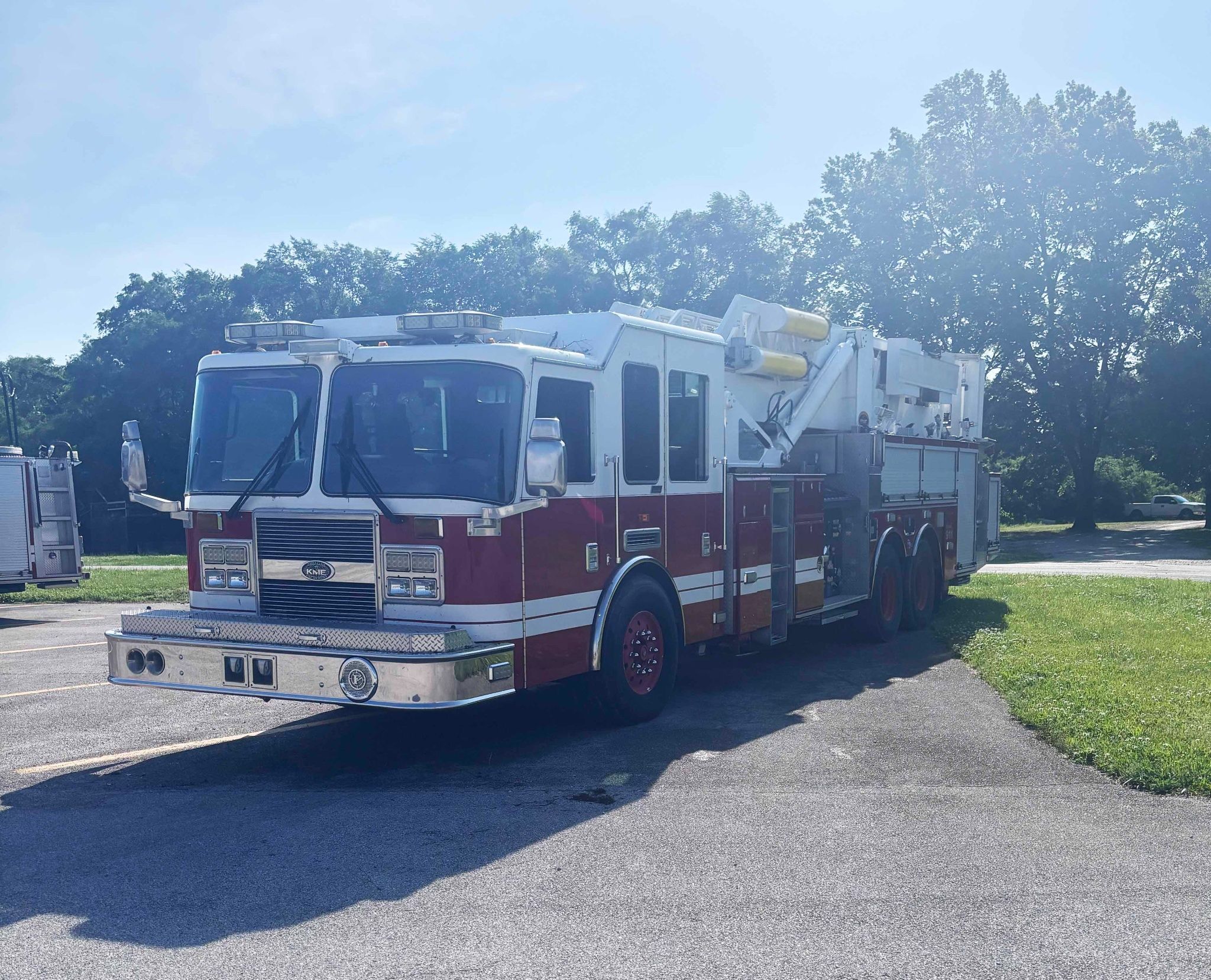 2007 KME 100' Mid-Mount Platform