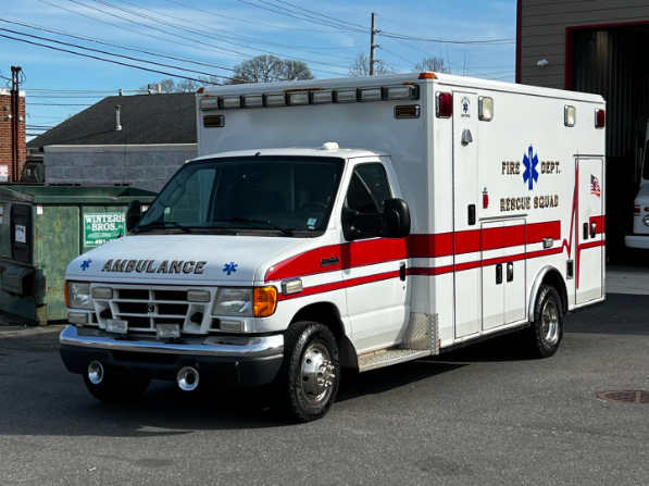 2006 Wheeled Coach Ford Commercial Ambulance