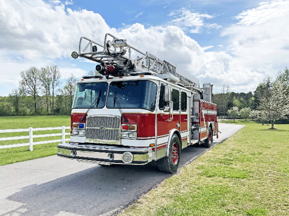 2005 E-One Cyclone II 75' Quint