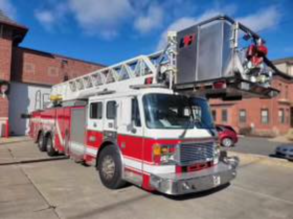 2001 American Lafrance 85’ Tower