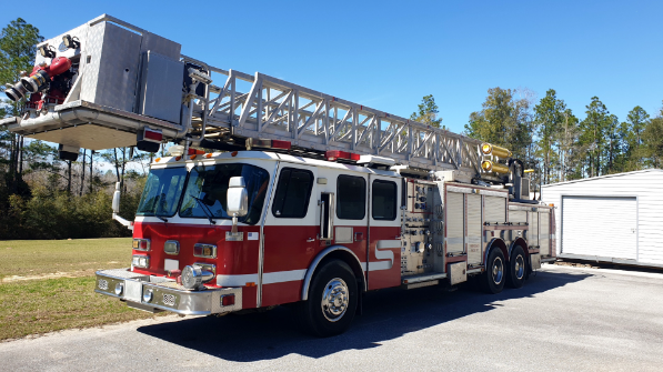 1997 E-One Hurricane 100' Platform