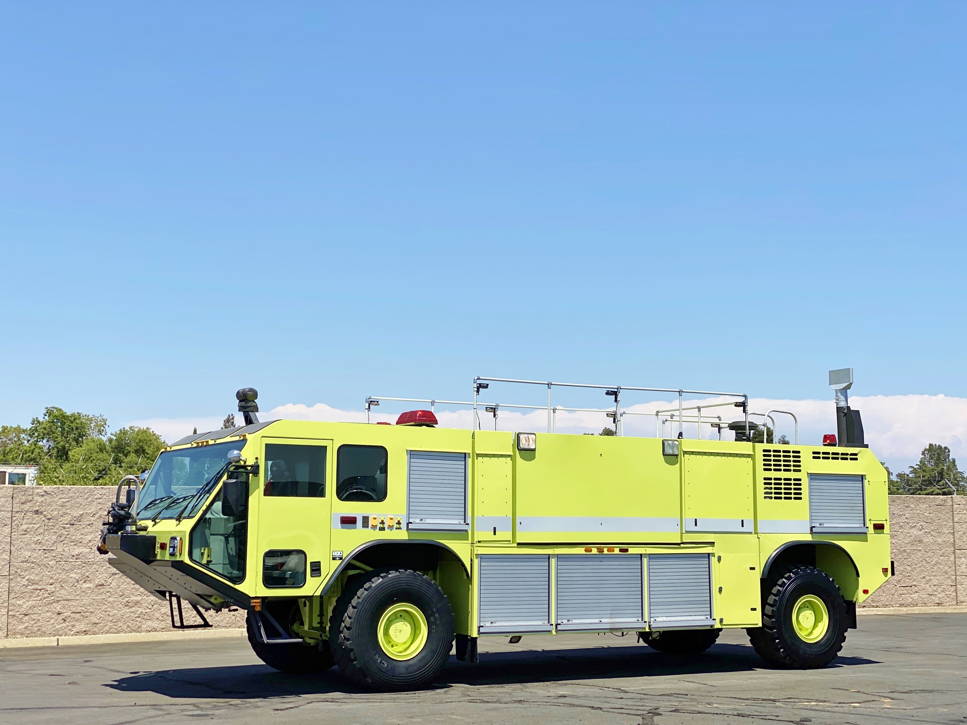 2003 Oshkosh Striker 1500 ARFF